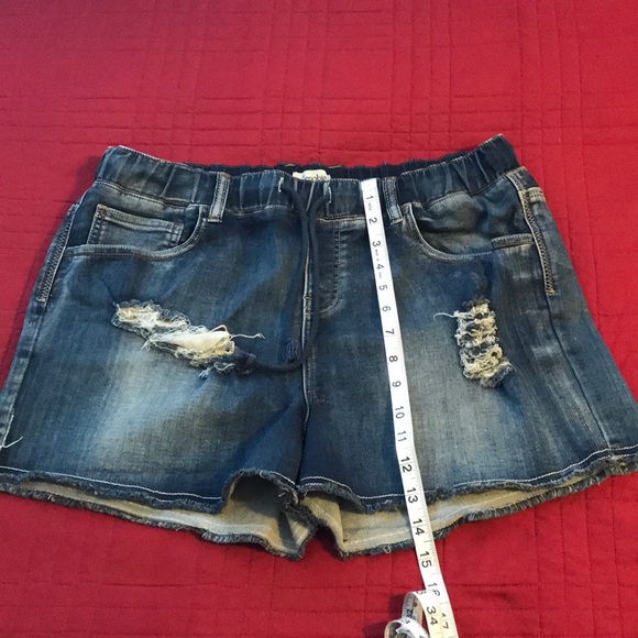 Zenobia Pants - Elastic waist denim shorts